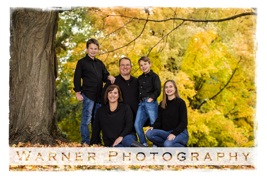 Outdoor family portrait of the Dominowski family at Dow Gardens