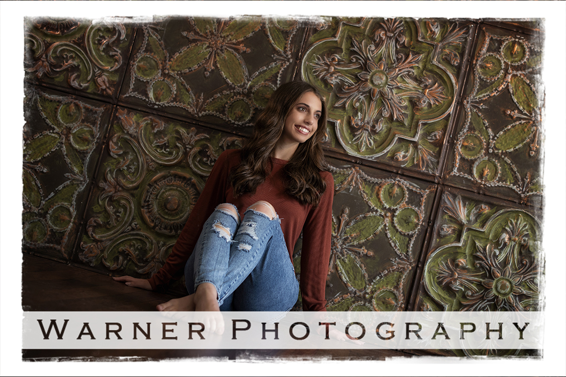 A studio portrait of Midland High School senior Katelynn at the Warner Photography Studio